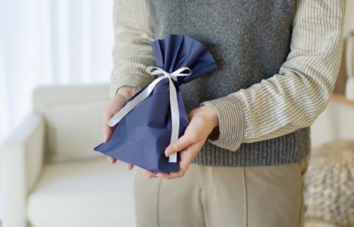 男性への冬のプレゼントに。絹屋のあったかグッズ5選｜30代～60代の選び方