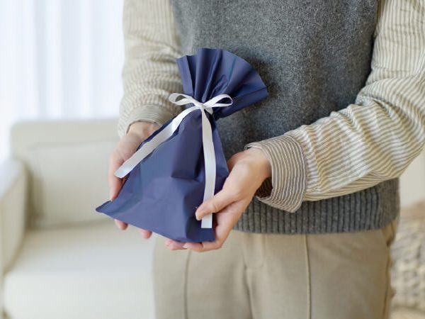 男性への冬のプレゼントに。絹屋のあったかグッズ5選｜30代～60代の選び方